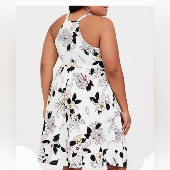 TORRID Textured Floral Dress NEW (2X) - Picture 3 of 7